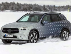 Новый Mercedes-Benz GLC испытывают морозами перед премьерой