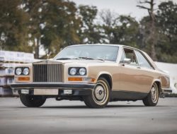 Один из самых необычных Rolls-Royce продали с аукциона