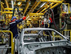 Оставшимся без работы российским сборщикам BMW оплатят отдых в санатории