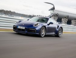 Porsche 911 возжелал стать электрокаром