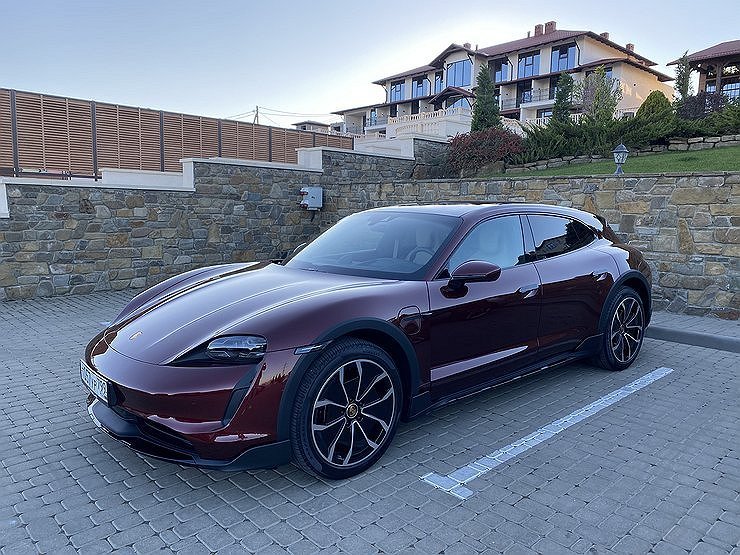Porsche отказалась поддерживать гарантию на автомобили в России