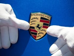 Porsche создаст собственную сеть зарядных станций для электрокаров