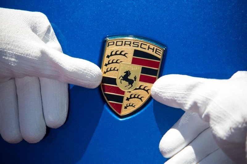 Porsche создаст собственную сеть зарядных станций для электрокаров