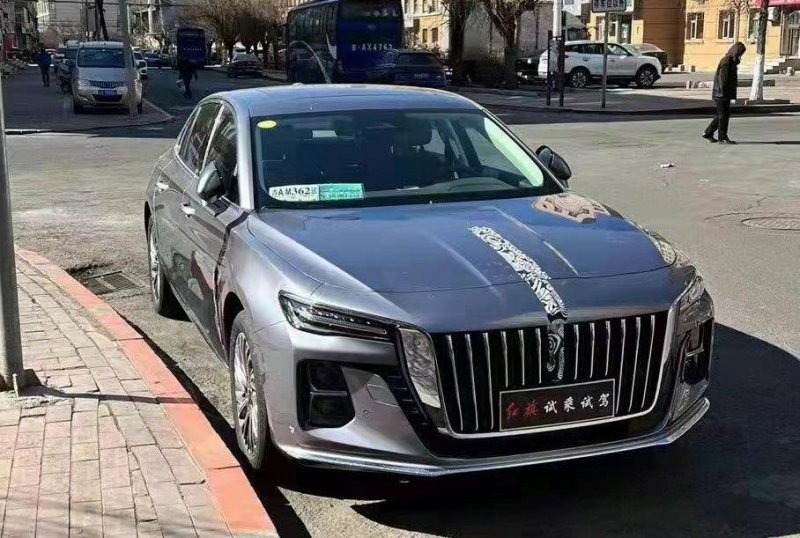 Рассекречен «младший» седан китайского аналога бренда Aurus