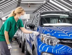 Renault остановила московский завод и думает, что делать с АвтоВАЗом