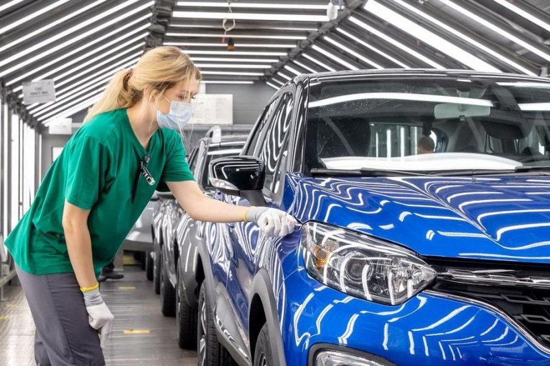 Renault остановила московский завод и думает, что делать с АвтоВАЗом