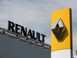 Renault все же покидает российский авторынок из-за санкций