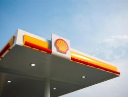 Shell закрывает все заправки в России