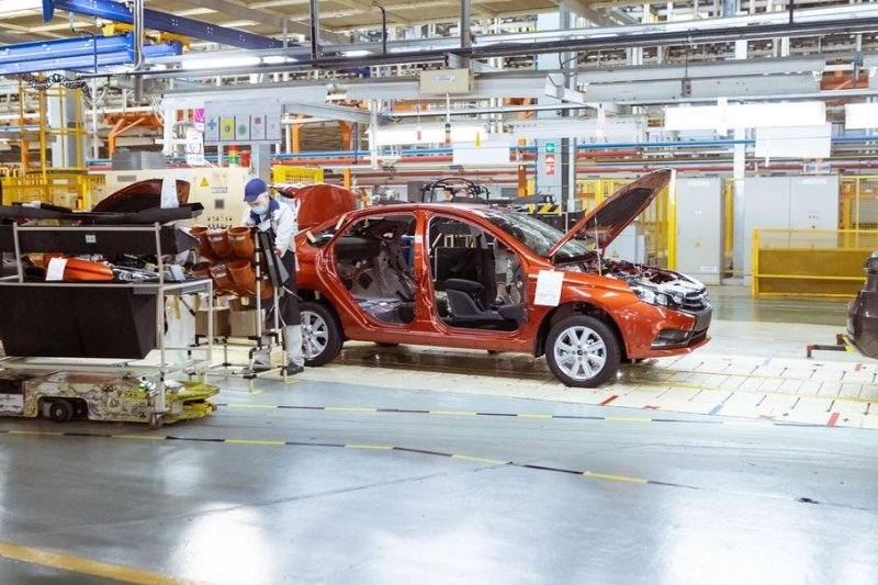 Стало известно, сколько времени уйдет на импортозамещение электроники Lada Vesta