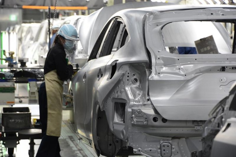 Toyota и Nissan останавливают заводы из-за землетрясения