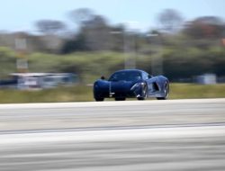 Видео: гиперкар Hennessey Venom F5 разогнали до 437 км/ч