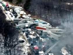 Видео: на трассе в США столкнулись 50 автомобилей