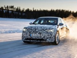 Видео: обновленный Audi e-tron S Sportback испытывают шведскими морозами