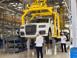 Вместо Audi и BMW можно будет купить российский Aurus