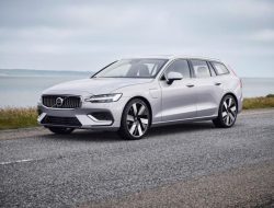 Volvo улучшила S60 и V60: новый «робот» и медиасистема на Android