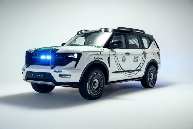 W Motors показал футуристичный внедорожник для полиции