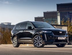 Ковбой в костюме. Три мнения о Cadillac XT6