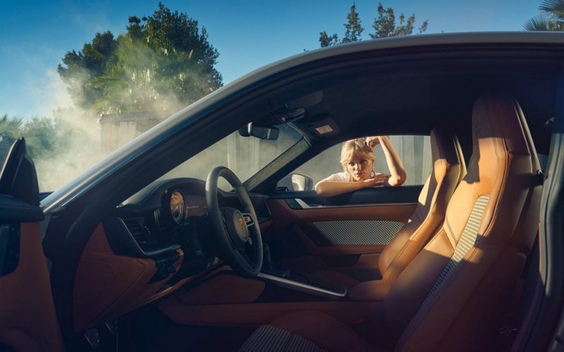 
            Porsche выпустила самый мощный спорткар 911 с «механикой»
        