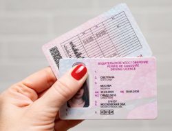 Автомобильные права продлят на три года: кого коснется бонус от властей