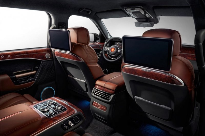 
            Китайская Hongqi выпустила большой внедорожник LS7 для политической элиты
        