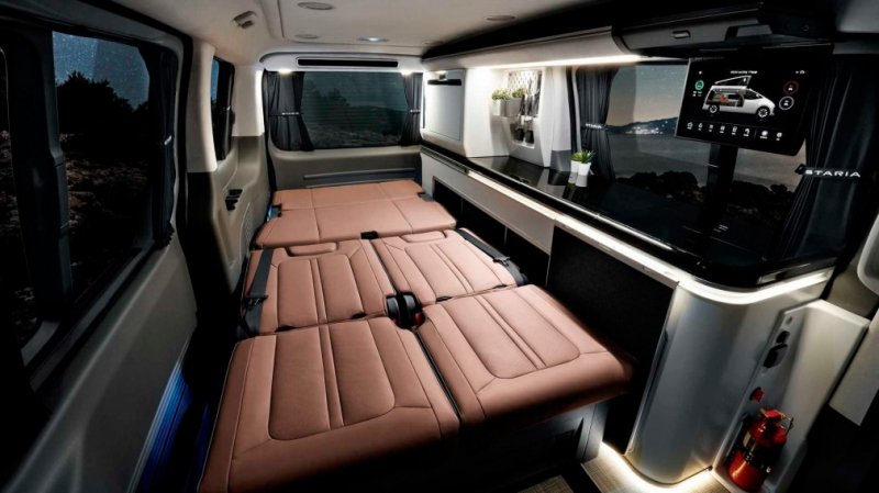 
            Hyundai превратила новый минивэн Staria в дом на колесах
        
