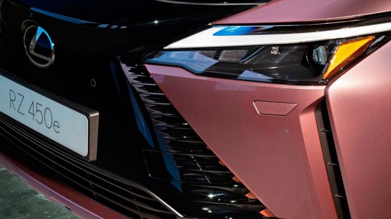
            Lexus показал новый кроссовер RZ 450e
        
