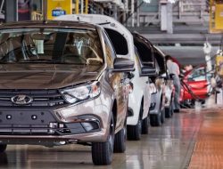 В России выпуск легковых автомобилей рухнул на 72%