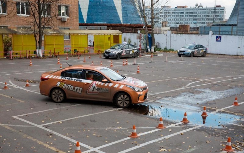 
            «Цены скорректировали». Сколько стоит обучение в автошколах в 2022 году
        