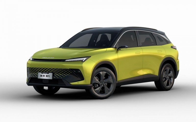 
            Китайский BAIC показал новый кроссовер с мультимедия от Huawei
        