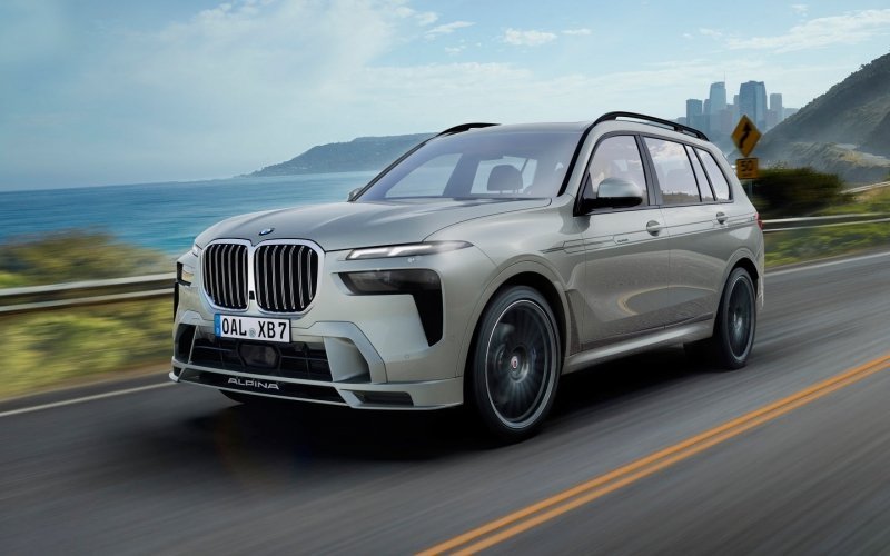 
            Alpina показала 621-сильную версию обновленного BMW X7
        