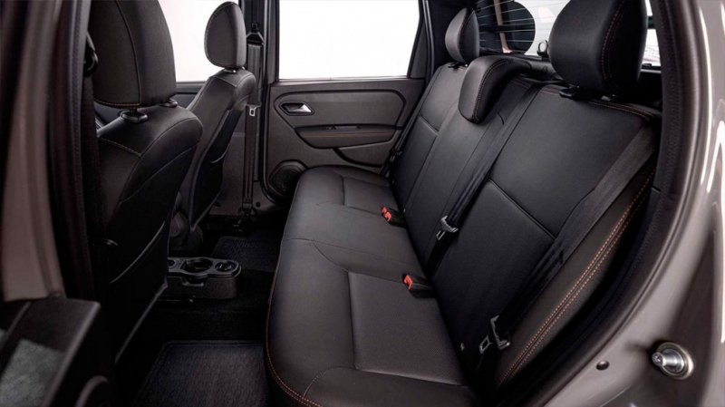 
            Renault модернизировал пикап Oroch на базе первого Duster
        