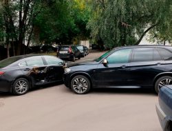 ГИБДД назвала главные причины автомобильных аварий во дворах