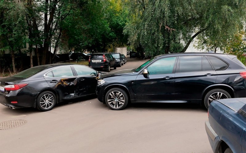 
            ГИБДД назвала главные причины автомобильных аварий во дворах
        