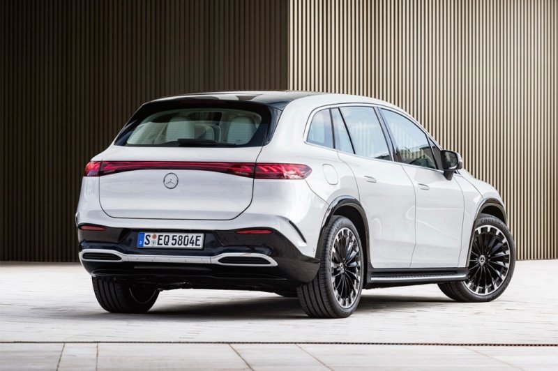 
            Mercedes представил конкурента Tesla Model X
        