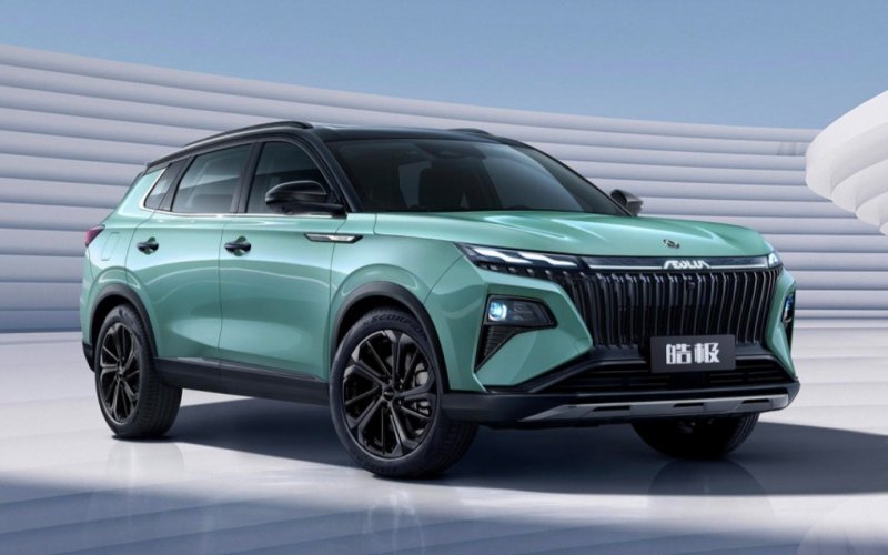 
            Китайский Dongfeng показал новый кроссовер размером с Toyota RAV4
        