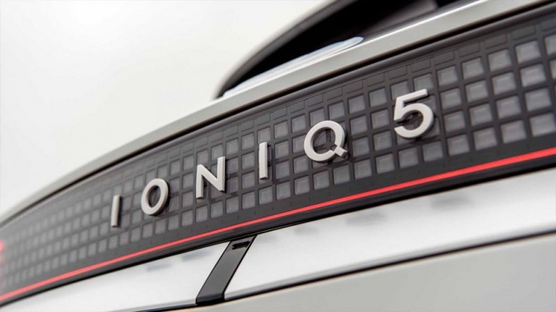 
            «Всемирным автомобилем года» стал электрический хэтчбек Hyundai
        