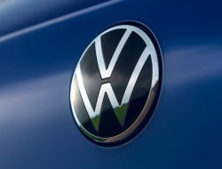 Volkswagen отзовет 100 тыс. машин из-за риска пожара