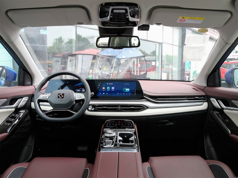 
            В России сертифицировали новый китайский кроссовер JAC S6. Подробности
        