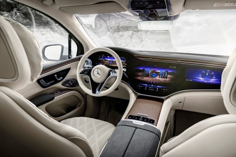 
            Mercedes представил конкурента Tesla Model X
        