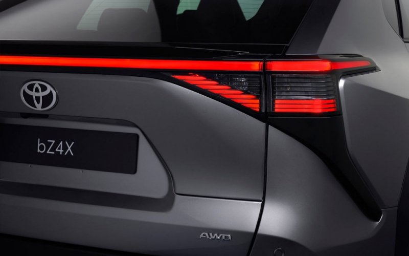 
            Toyota назвала характеристики нового кроссовера размером с RAV4
        