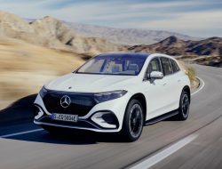 Mercedes представил конкурента Tesla Model X