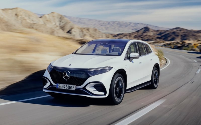 
            Mercedes представил конкурента Tesla Model X
        