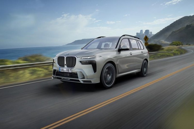Alpina «ускорила» обновленный кроссовер BMW X7