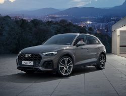 Audi начала продавать «облысевшие» версии кроссовера Q5