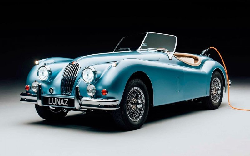 
            Дэвид Бэкхем подарил сыну на свадьбу электрический Jaguar за $550 тыс.
        