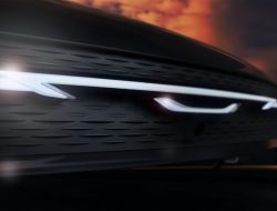 Chrysler покажет новую версию электрического кроссовера Airflow