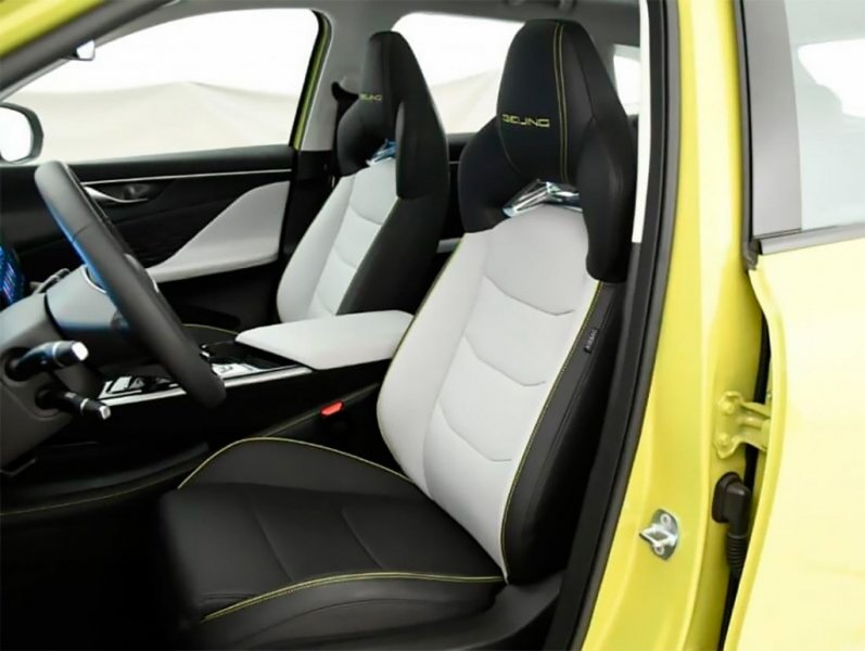 
            Китайский BAIC показал новый кроссовер с мультимедия от Huawei
        