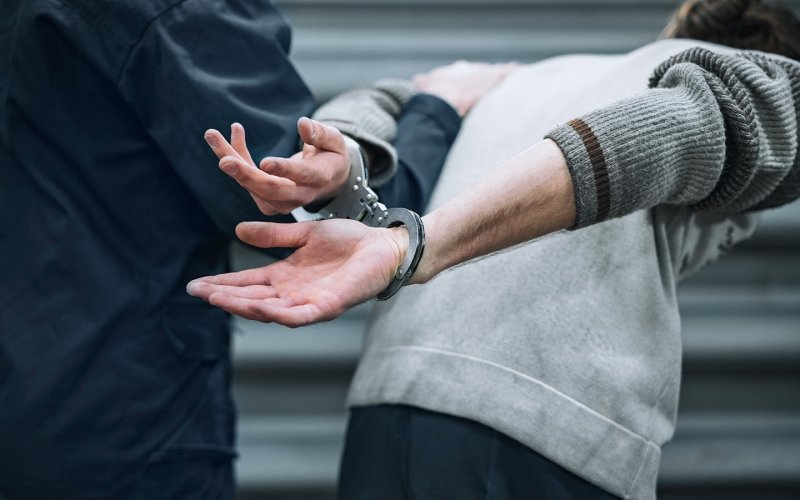 
            В Ленобласти полиция поймала серийного вора автомобильных катализаторов
        
