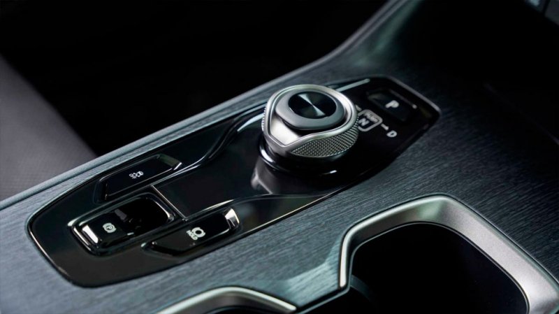 
            Lexus показал новый кроссовер RZ 450e
        