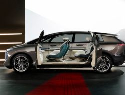 Audi представила концепт первого минивэна Urbansphere